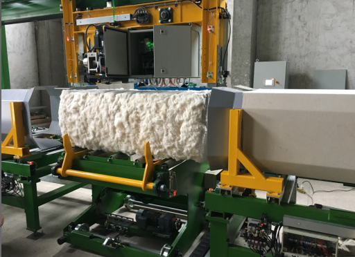 包裝產(chǎn)線(xiàn)出廠(chǎng)調(diào)試中